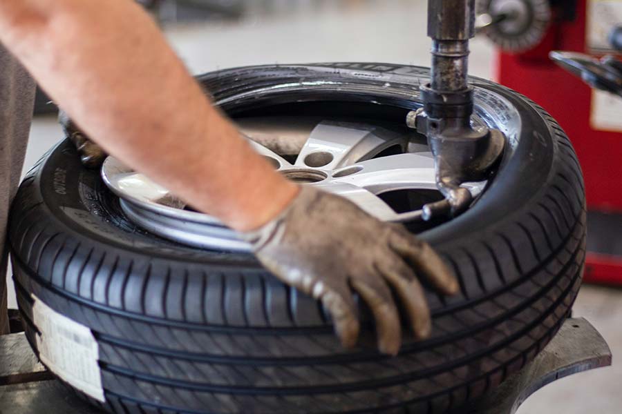 Tyre fitting